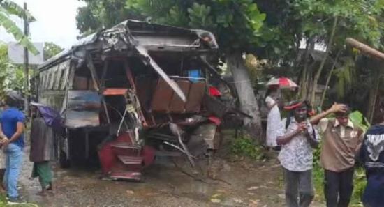 කොග්ගල අනතුරේ රියැදුරු සහ සහයක අධිකරණයට
